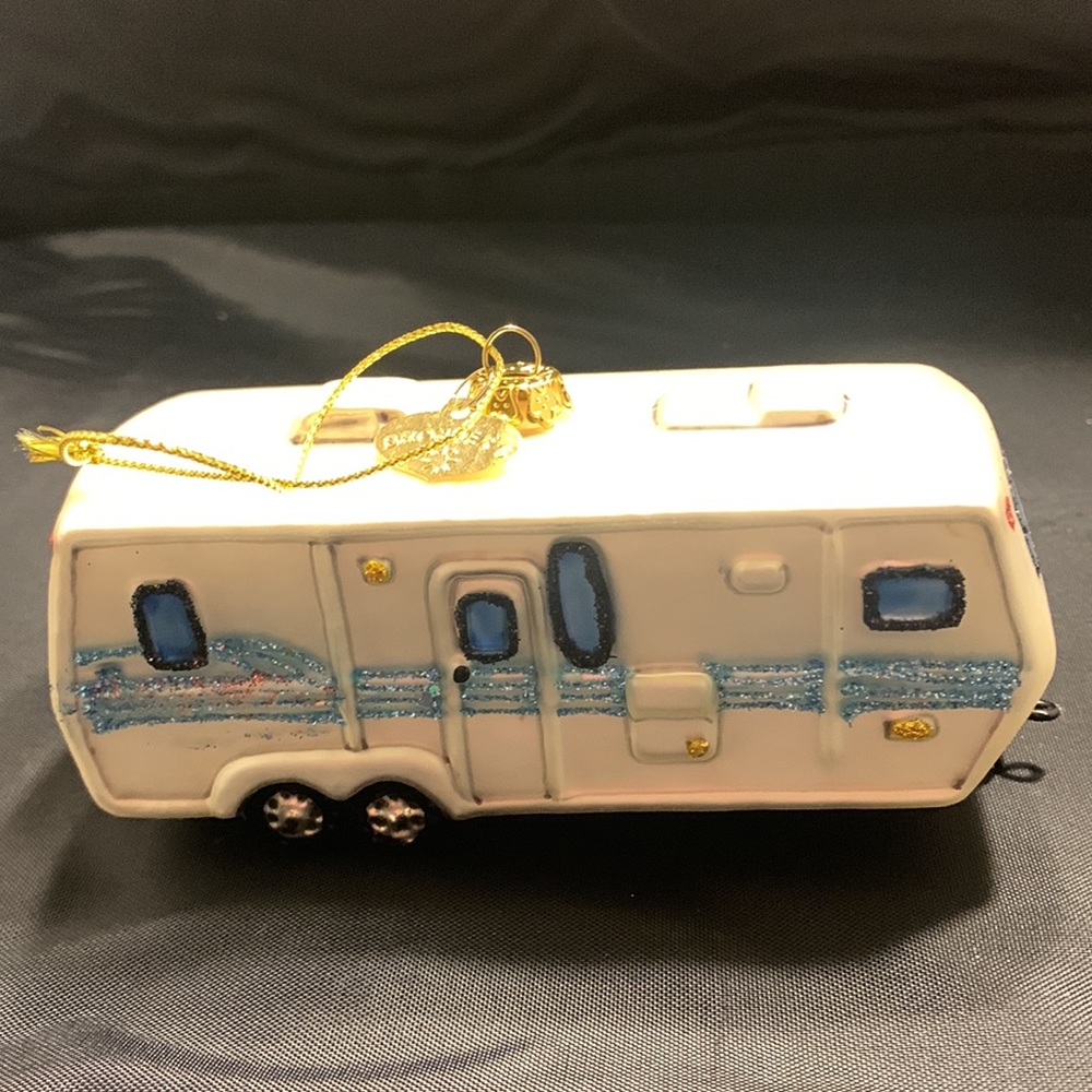 🎄Bronner’s Glass Travel Trailer Christmas Holiday Ornament